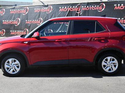Used 2022 Hyundai Venue SE w/ Cargo Package
