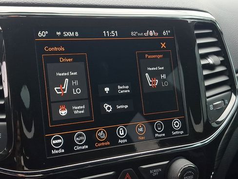 Used 2021 Jeep Grand Cherokee Laredo X AWD/4WD image 23