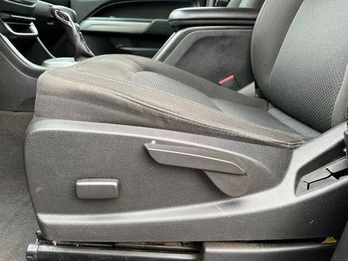 Used 2022 Chevrolet Colorado LT w/ LT Convenience Package image 15