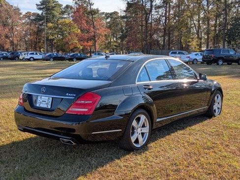 Used 2010 Mercedes-Benz S 550 4MATIC image 3