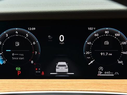 New 2026 Volkswagen Tiguan SEL R-Line AWD/4WD image 12
