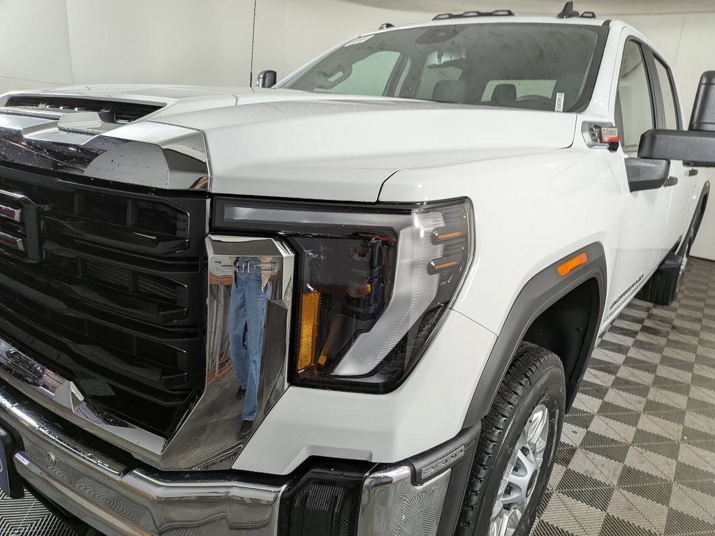 New 2026 GMC Sierra 2500 Pro w/ 1SA Pro Safety Plus Package AWD/4WD image 11