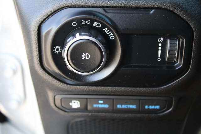 Used 2023 Jeep Wrangler Unlimited Sahara w/ Cold Weather Group AWD/4WD image 22