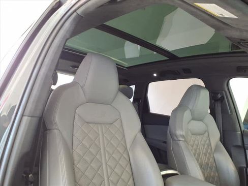 Used 2023 Audi SQ7 Prestige w/ Sport Package image 21