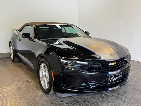 Used 2021 Chevrolet Camaro LT RWD image 9