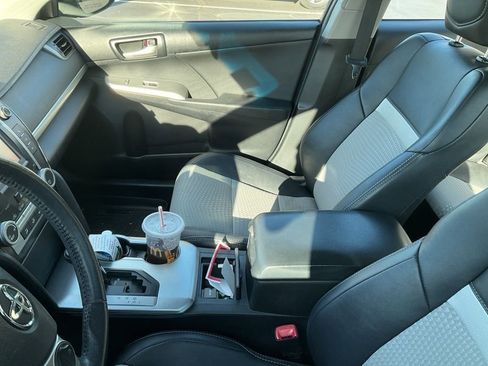 Used 2014 Toyota Camry SE image 9