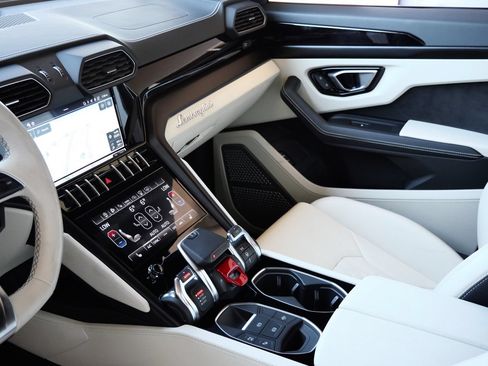 Used 2023 Lamborghini Urus S AWD/4WD image 16
