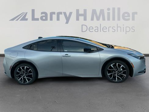 Used 2024 Toyota Prius Prime Premium image 6