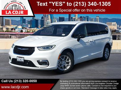 Used 2026 Chrysler Pacifica Select