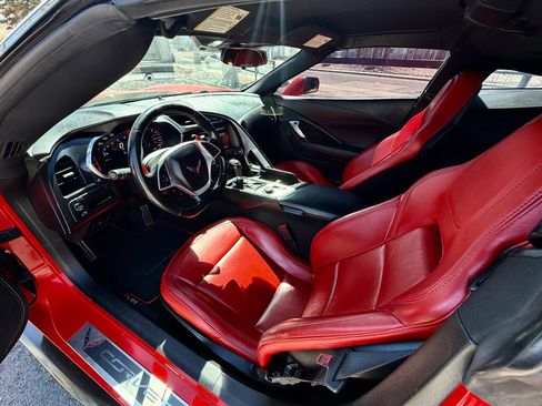 Used 2019 Chevrolet Corvette Stingray Coupe w/ Carbon Flash Badge Package image 13