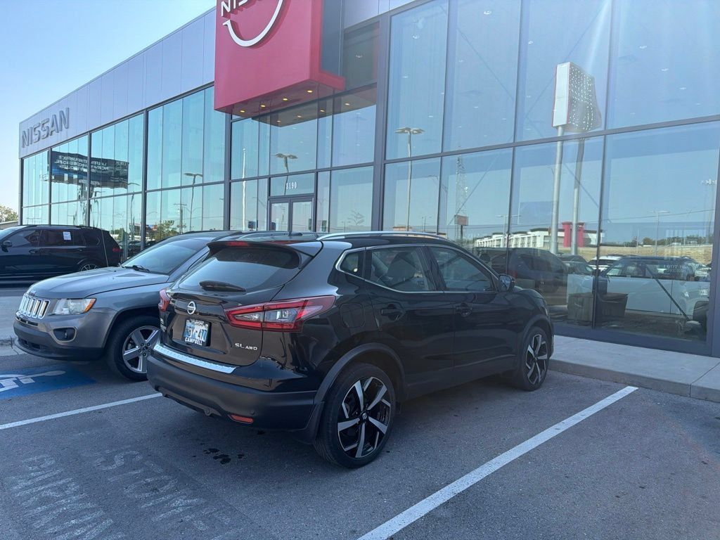Used 2022 Nissan Rogue Sport SL w/ Premium Package AWD/4WD image 5