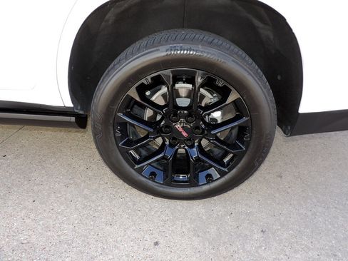Certified 2024 GMC Yukon Denali Ultimate AWD/4WD image 21
