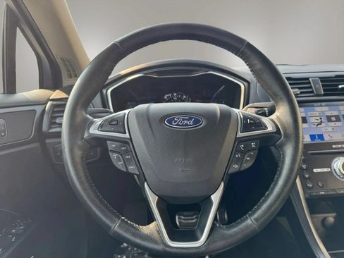 Used 2017 Ford Fusion Energi Titanium FWD image 21