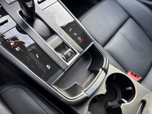 Used 2025 Porsche Macan Turbo image 34