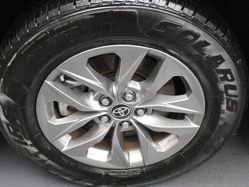 Used 2024 Toyota Sienna LE image 38