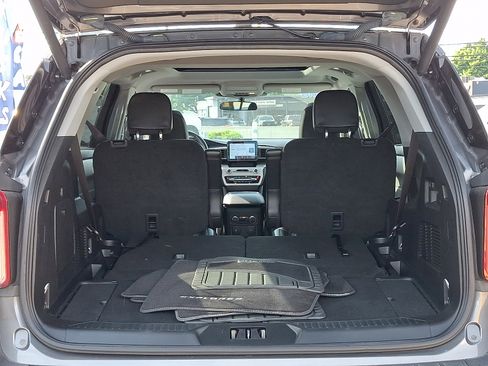 Used 2023 Ford Explorer XLT w/ Equipment Group 202A AWD/4WD image 28