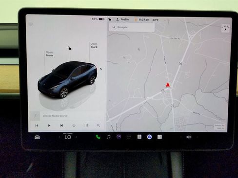 Used 2024 Tesla Model Y Long Range AWD/4WD image 19