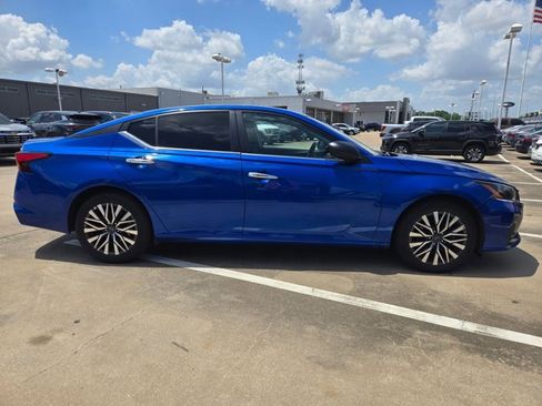 Used 2025 Nissan Altima 2.5 SV image 4