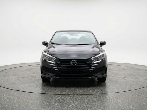 Used 2025 Nissan Versa SV image 2