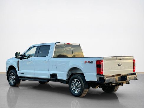 Used 2024 Ford F250 Lariat w/ FX4 Off-Road Package image 5