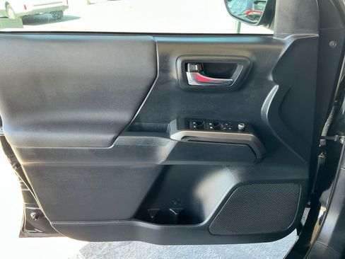 Used 2018 Toyota Tacoma TRD Pro AWD/4WD image 13