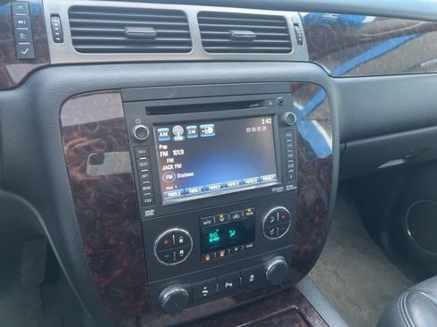 Used 2012 GMC Yukon XL Denali image 16