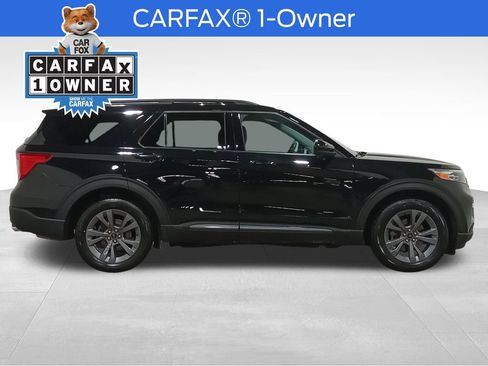 Certified 2023 Ford Explorer XLT w/ Equipment Group 202A AWD/4WD image 2