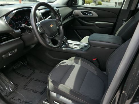 Used 2019 Chevrolet Traverse LT image 11