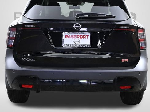 Certified 2025 Nissan Kicks SR image 10