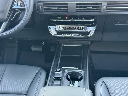 New 2025 Lincoln Corsair Grand Touring image 16