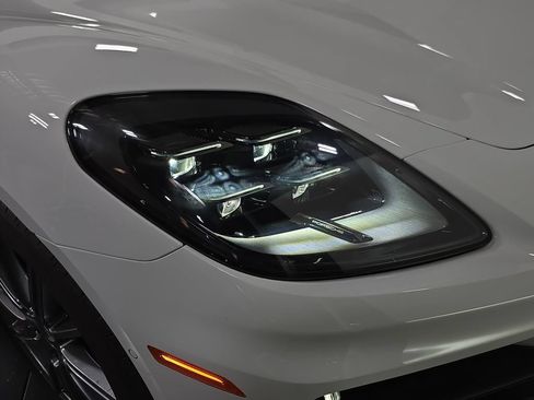 Certified 2025 Porsche Panamera RWD image 12