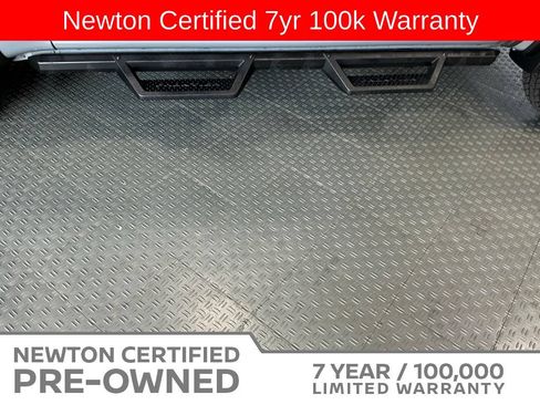Used 2025 Nissan Frontier PRO-4X AWD/4WD image 16