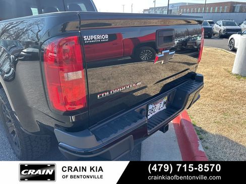 Used 2017 Chevrolet Colorado Z71 w/ Z71 Midnight Edition image 15