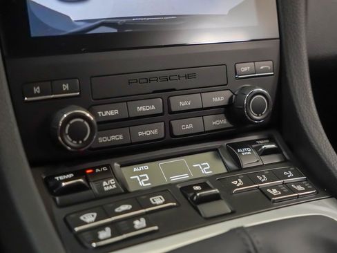 Used 2025 Porsche 718 Cayman image 29