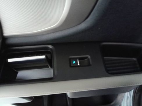 Used 2025 Ford Expedition Active RWD image 16