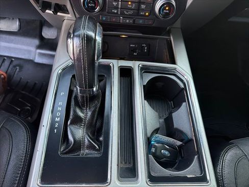 Used 2015 Ford F150 Lariat w/ Equipment Group 502A Luxury AWD/4WD image 29