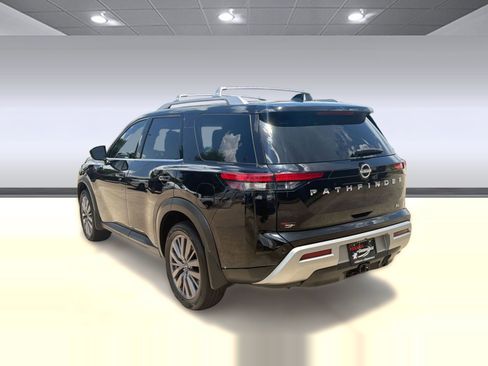 Used 2023 Nissan Pathfinder SL w/ SL Premium Package FWD image 3