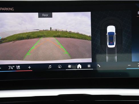 Used 2024 BMW 530i xDrive w/ Convenience Package image 13