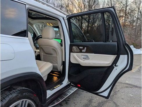 Used 2023 Mercedes-Benz GLS 450 450 4MATIC w/ Warmth & Comfort Package image 12