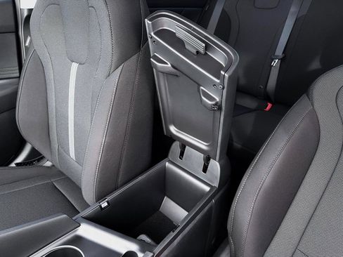 New 2026 Hyundai Elantra SE FWD image 18