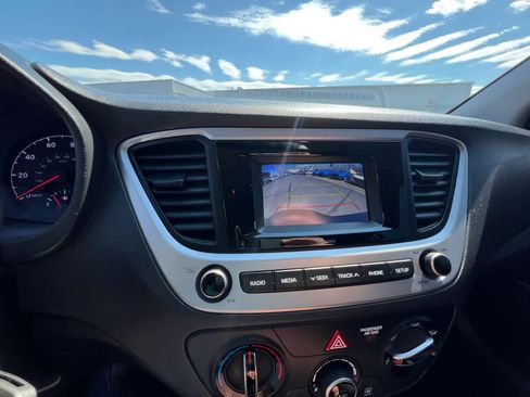 Used 2021 Hyundai Accent SE image 19