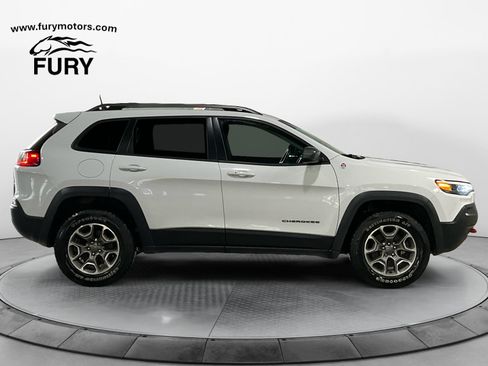 Used 2020 Jeep Cherokee Trailhawk w/ Cold Weather Group AWD/4WD image 2