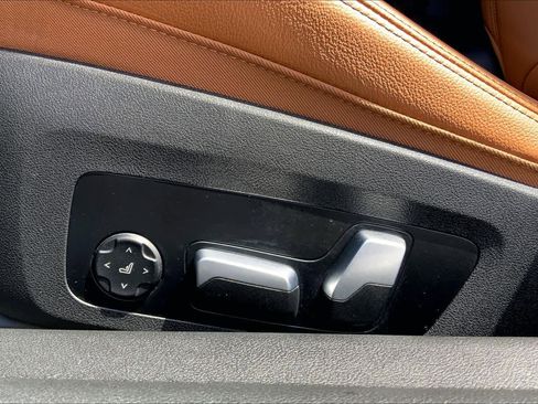 Used 2023 BMW 230i Coupe w/ Convenience Package RWD image 35