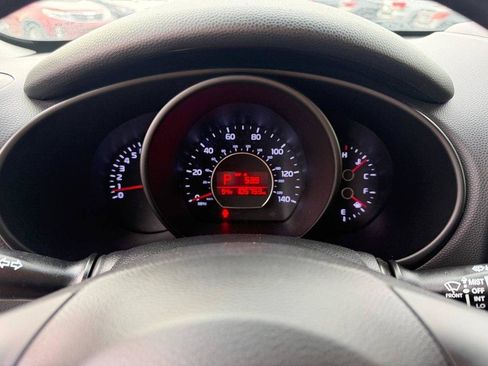 Used 2016 Kia Soul + FWD image 27