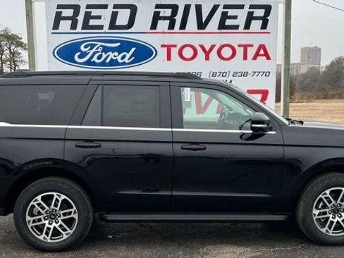 New 2026 Ford Expedition Active image 1