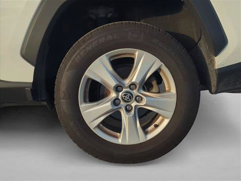 Certified 2021 Toyota RAV4 XLE FWD image 7