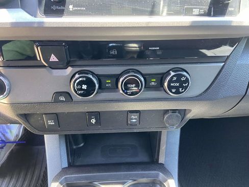 Used 2016 Toyota Tacoma TRD Sport w/ Towing Package RWD image 25