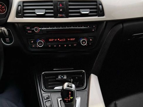 Used 2014 BMW 320i xDrive Sedan AWD/4WD image 8