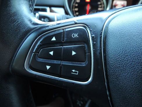 Used 2017 Mercedes-Benz GLE 400 4MATIC image 32