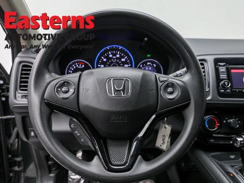 Used 2018 Honda HR-V LX image 10